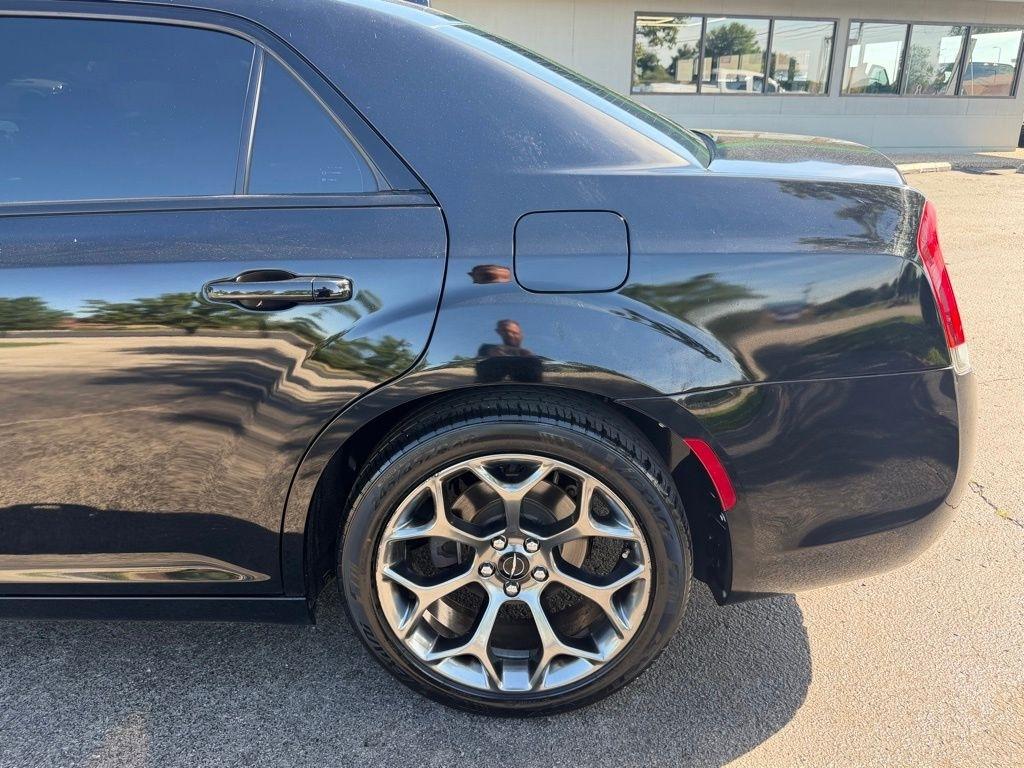 Chrysler 300  2017