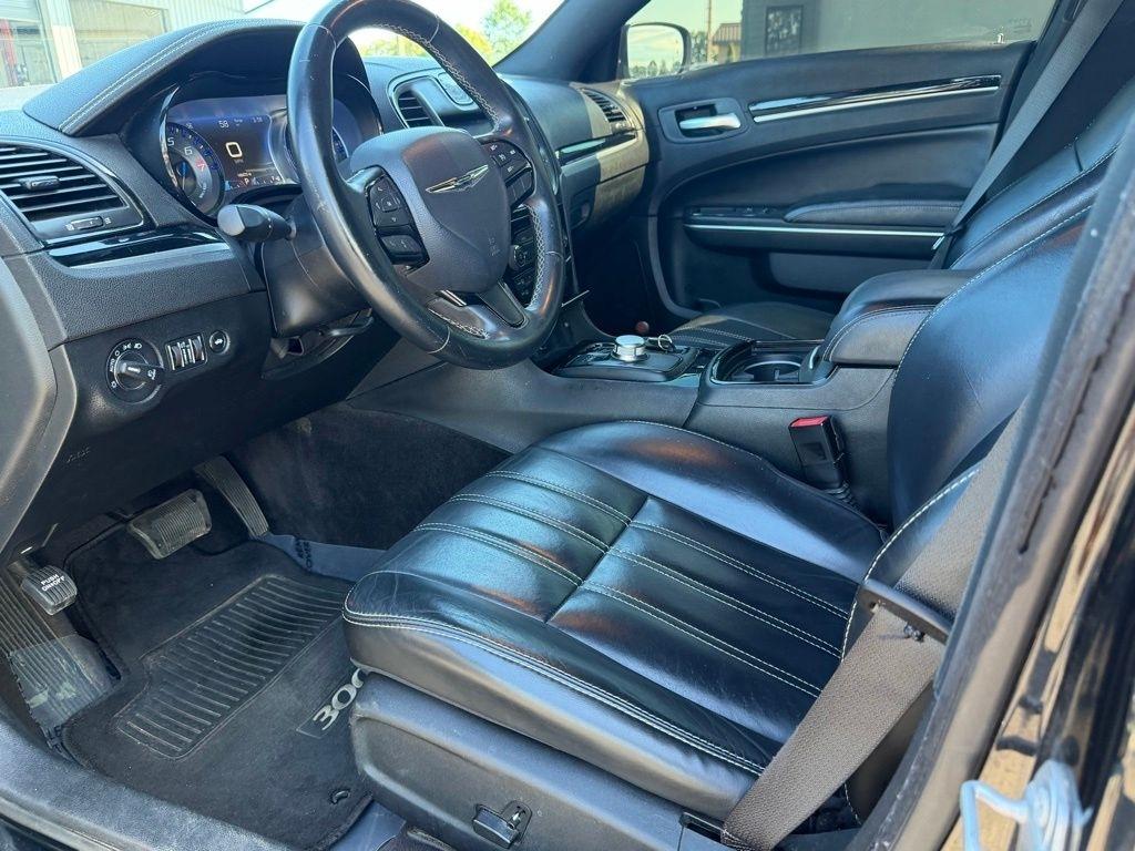 Chrysler 300  2017