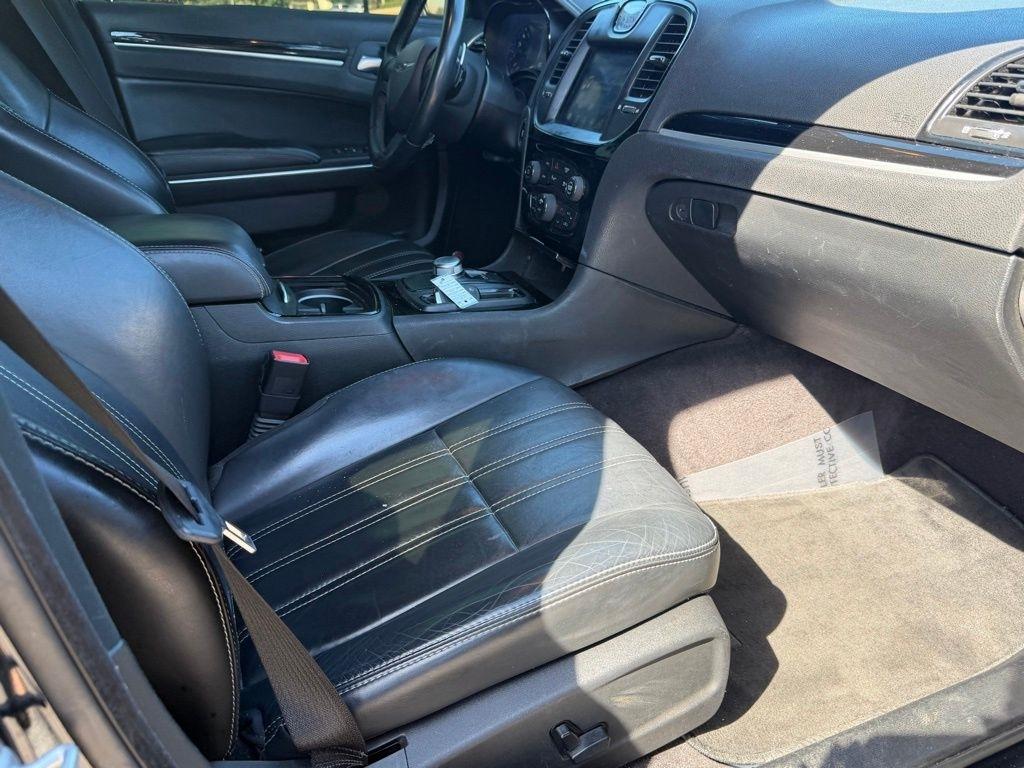 Chrysler 300  2017