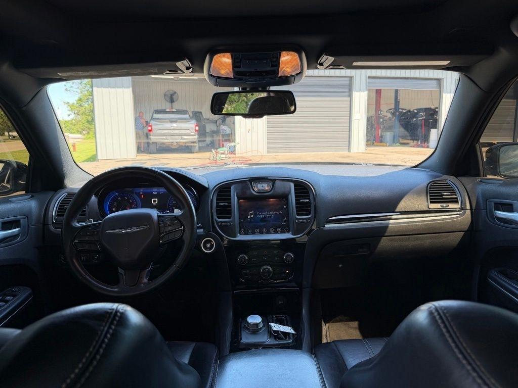 Chrysler 300  2017
