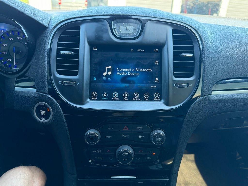 Chrysler 300  2017