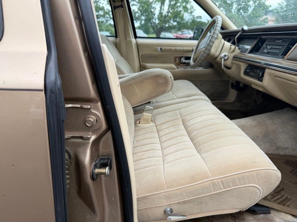 Lincoln Town Car  1991
