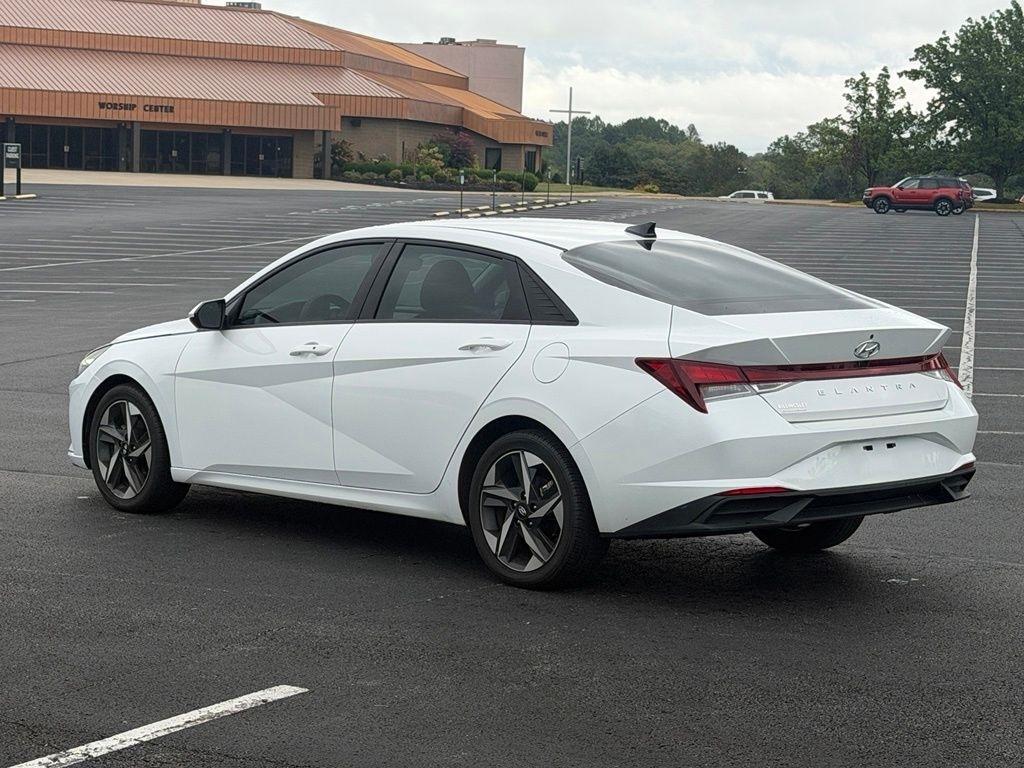 Hyundai Elantra  2023