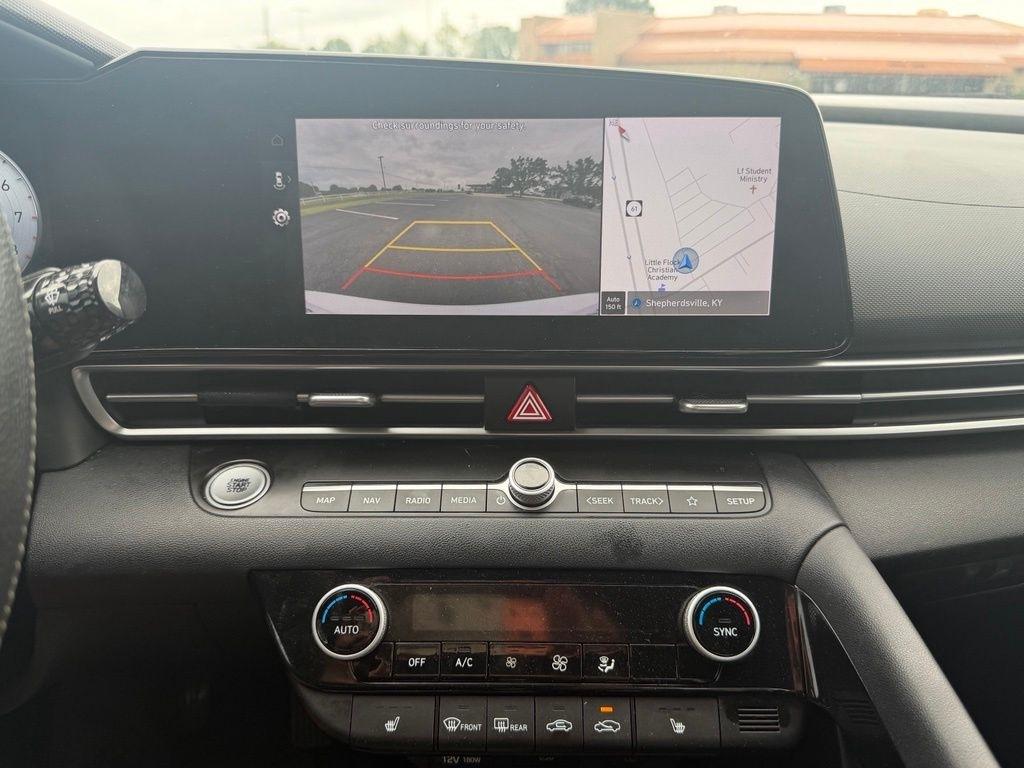 Hyundai Elantra  2023