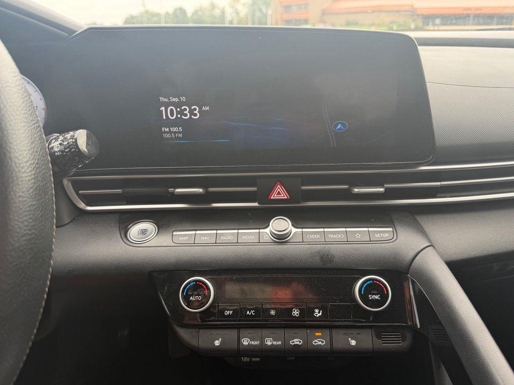 Hyundai Elantra  2023