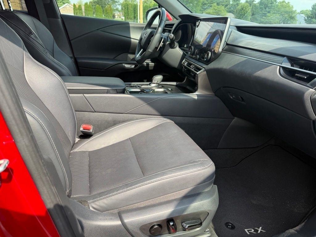 Lexus RX  2023