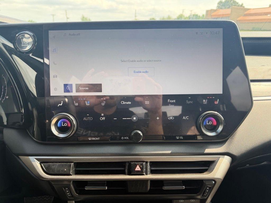 Lexus RX  2023