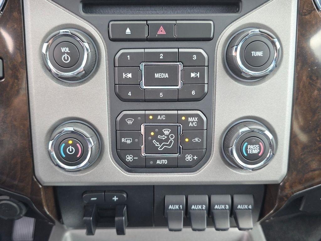 Ford Super Duty F-450 DRW  2015