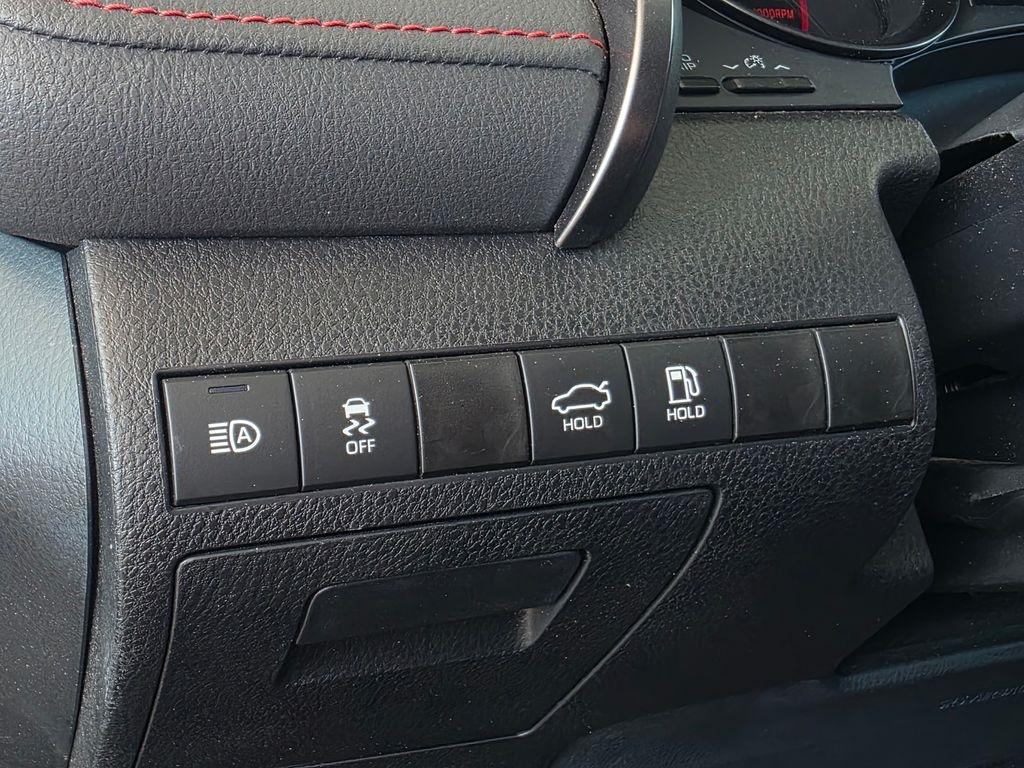 Toyota Camry  2021