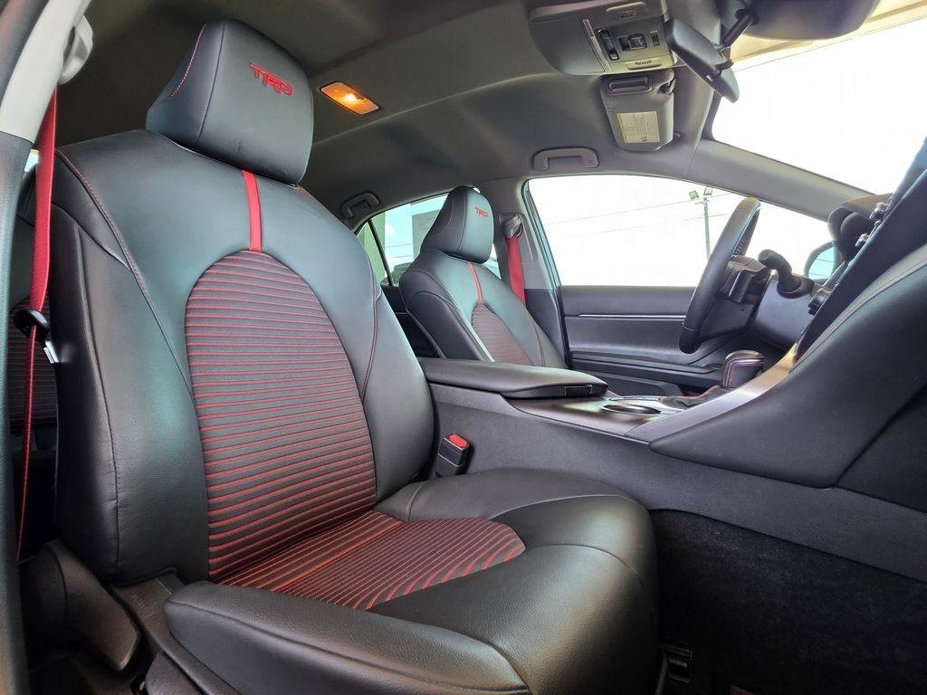 Toyota Camry  2021