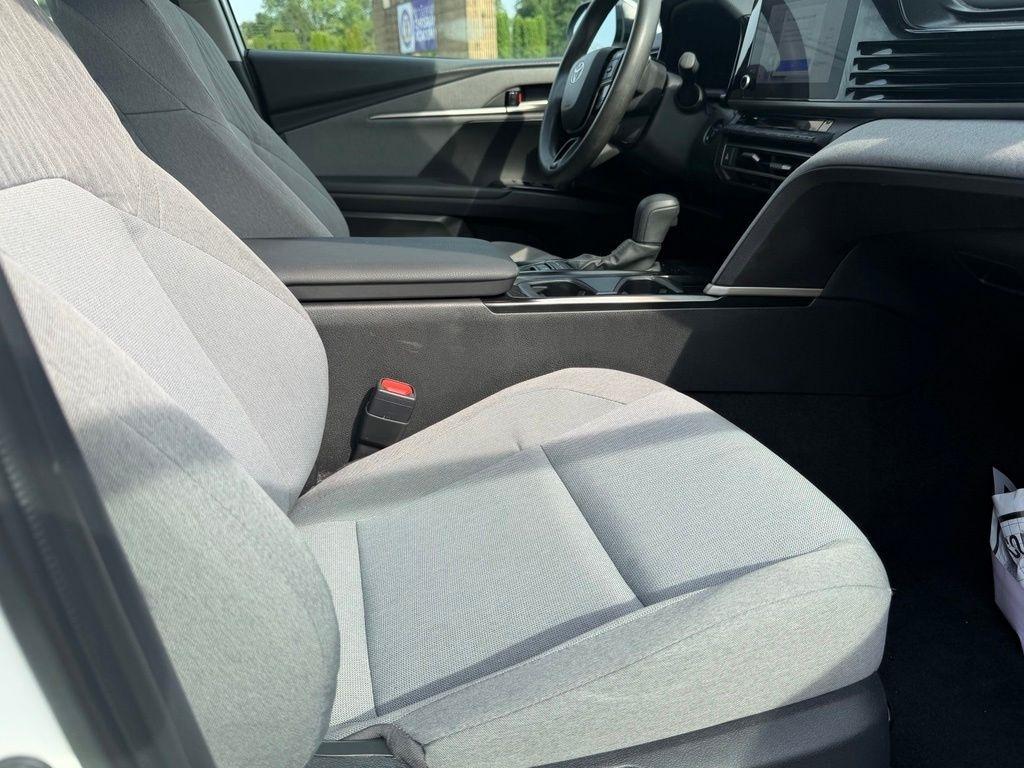 Toyota Camry  2025