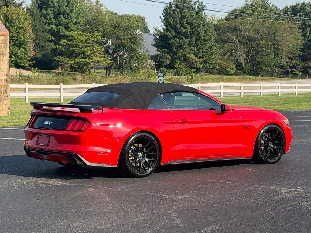 Ford Mustang photo 5