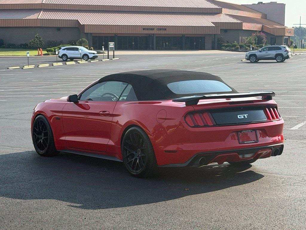 Ford Mustang photo 8