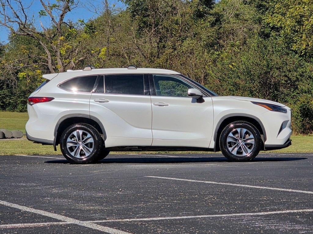Toyota Highlander photo 3