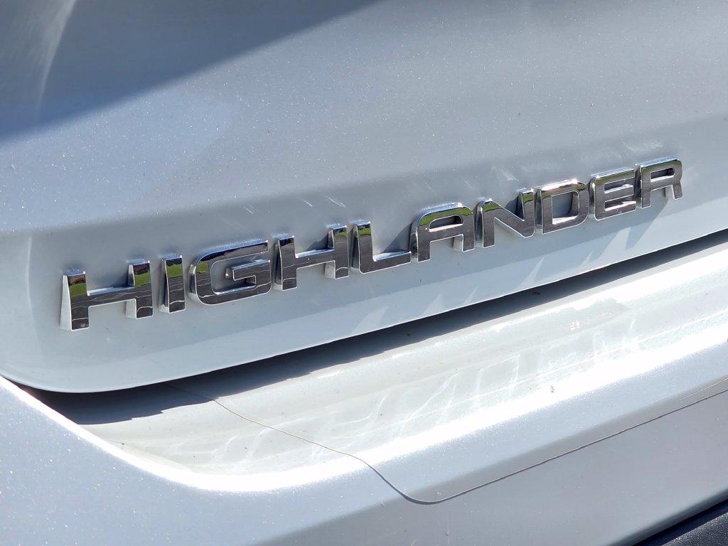 Toyota Highlander photo 6