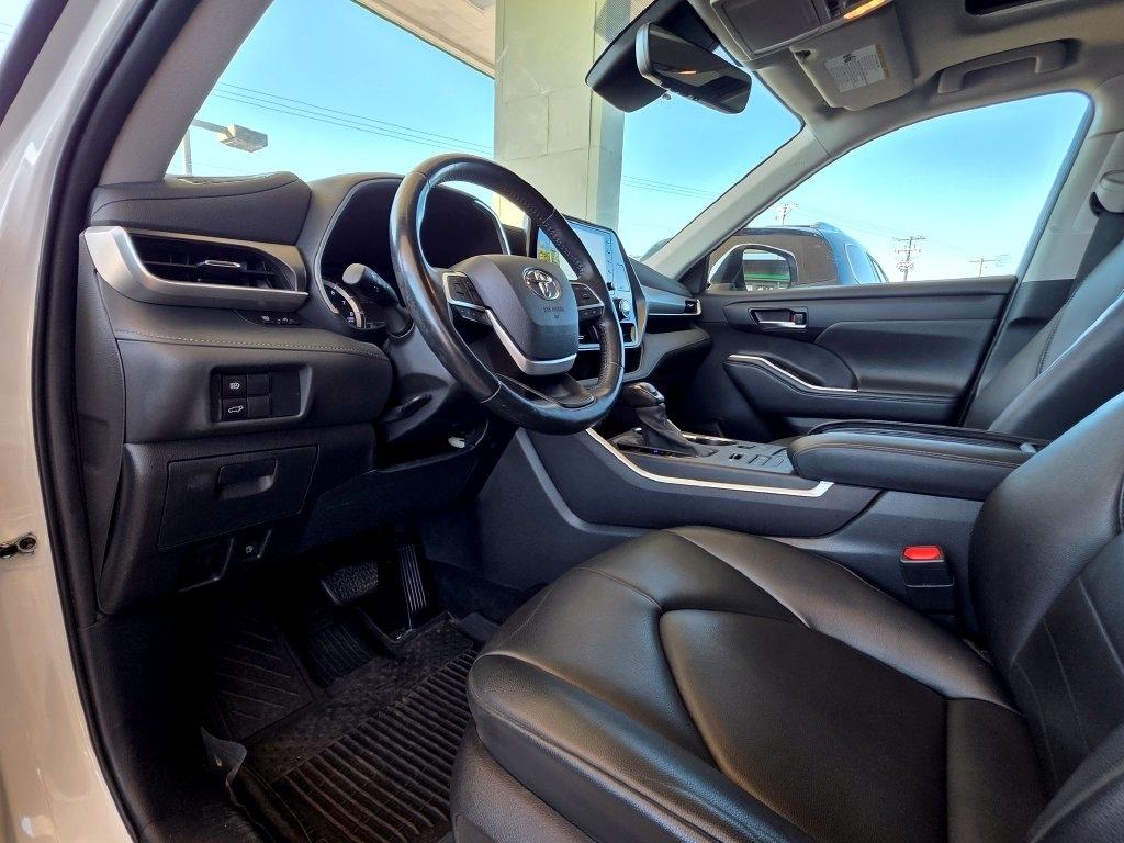 Toyota Highlander photo 12