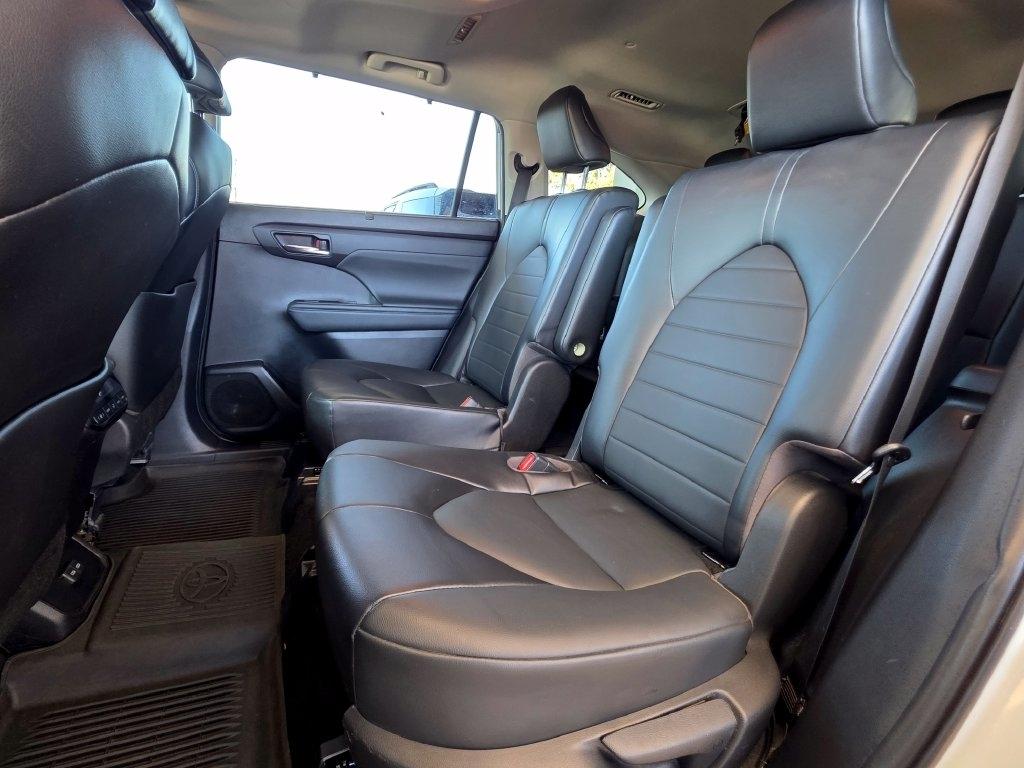 Toyota Highlander photo 22
