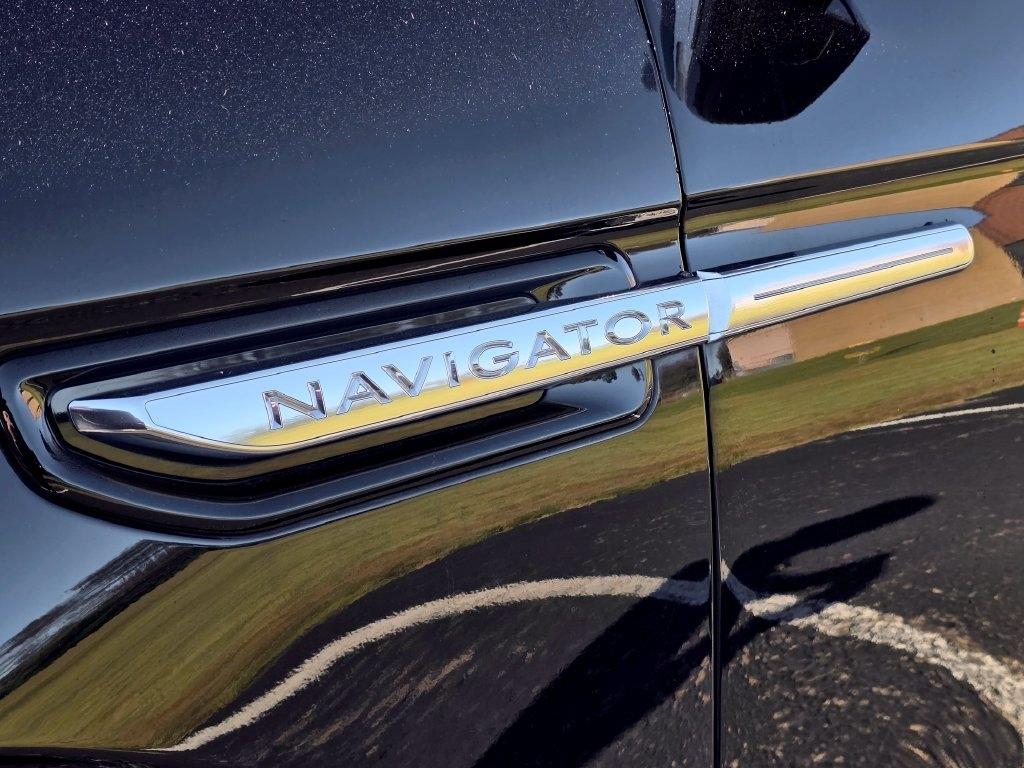 Lincoln Navigator photo 6