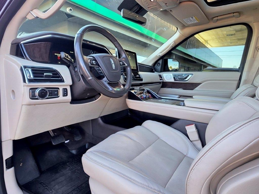 Lincoln Navigator photo 11