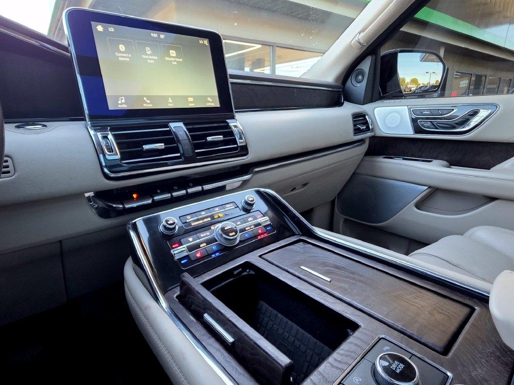 Lincoln Navigator photo 15