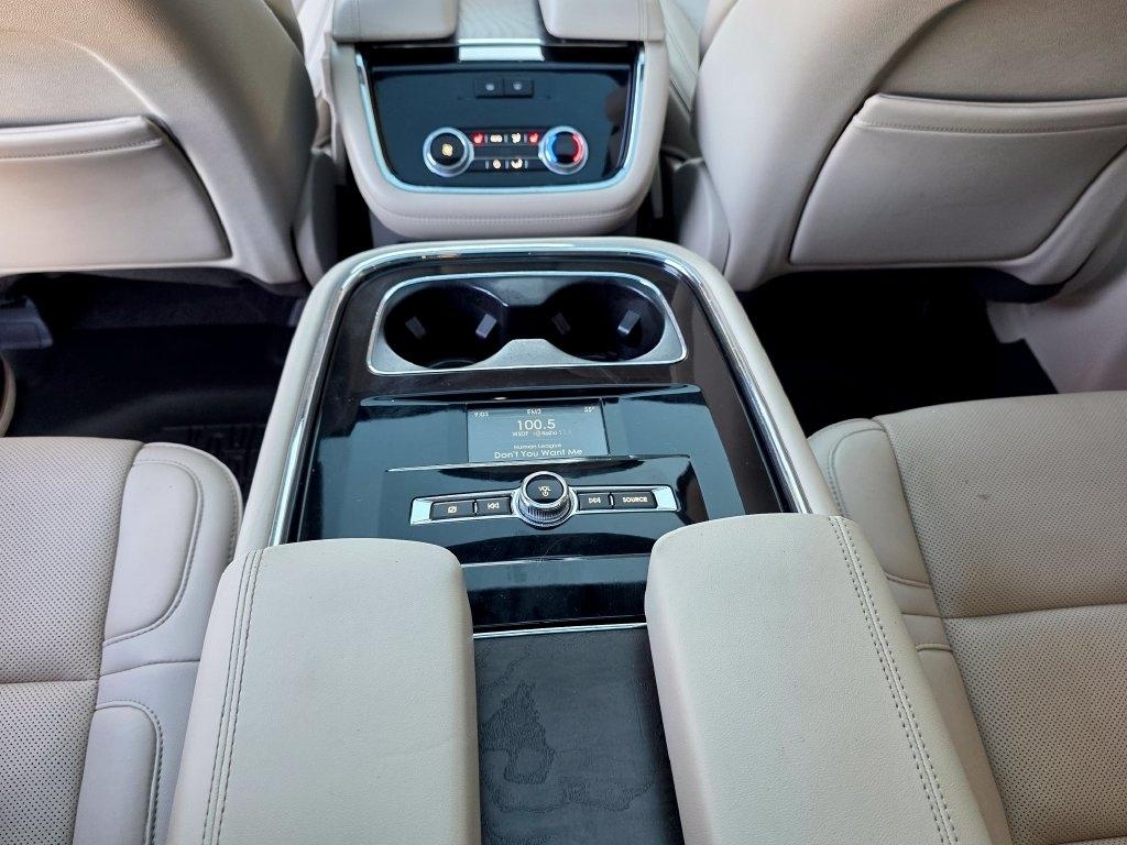 Lincoln Navigator photo 23
