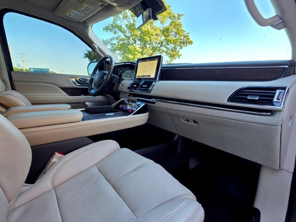 Lincoln Navigator photo 31
