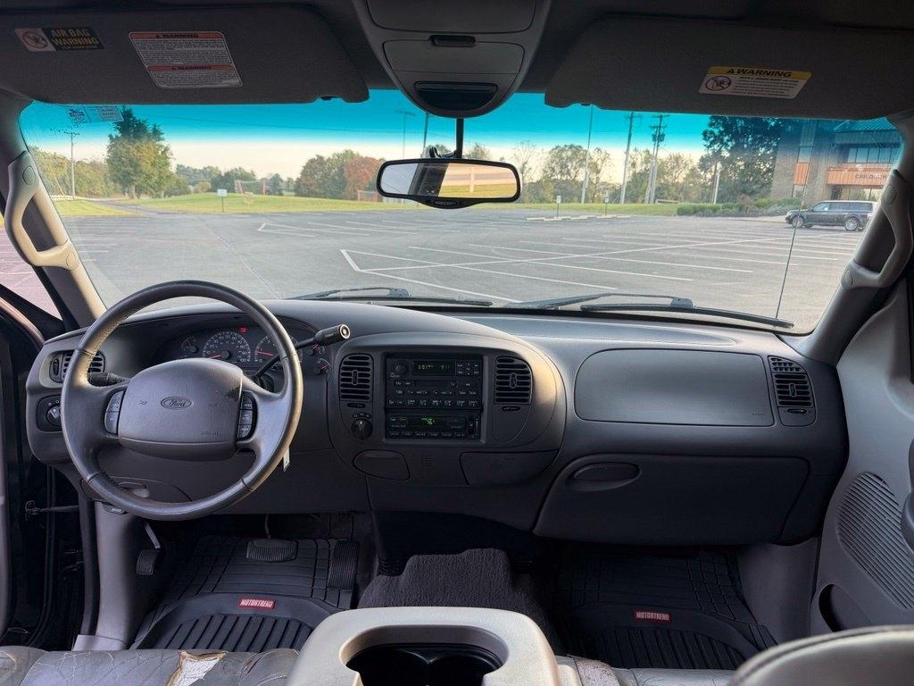 Ford F-150  2002