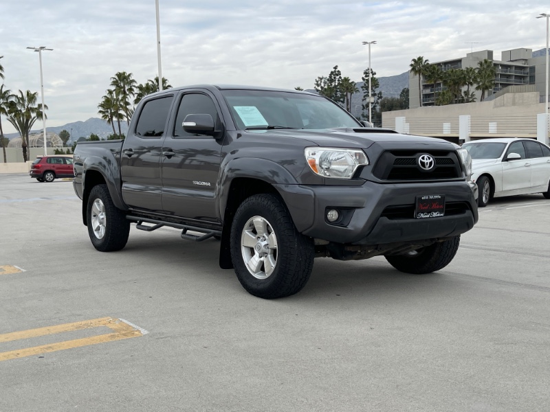 Toyota Tacoma PreRunner Double Cab V6 5AT 2WD 2015