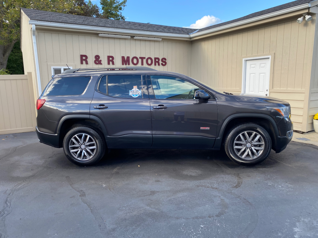 GMC Acadia All Terrain 1 AWD 2017 GMC Acadia All Terrain 1 AWD 2017