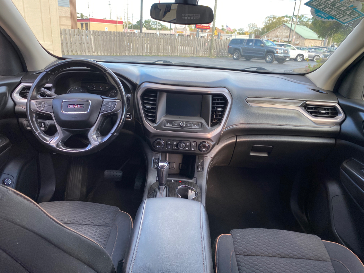 GMC Acadia All Terrain 1 AWD 2017 GMC Acadia All Terrain 1 AWD 2017