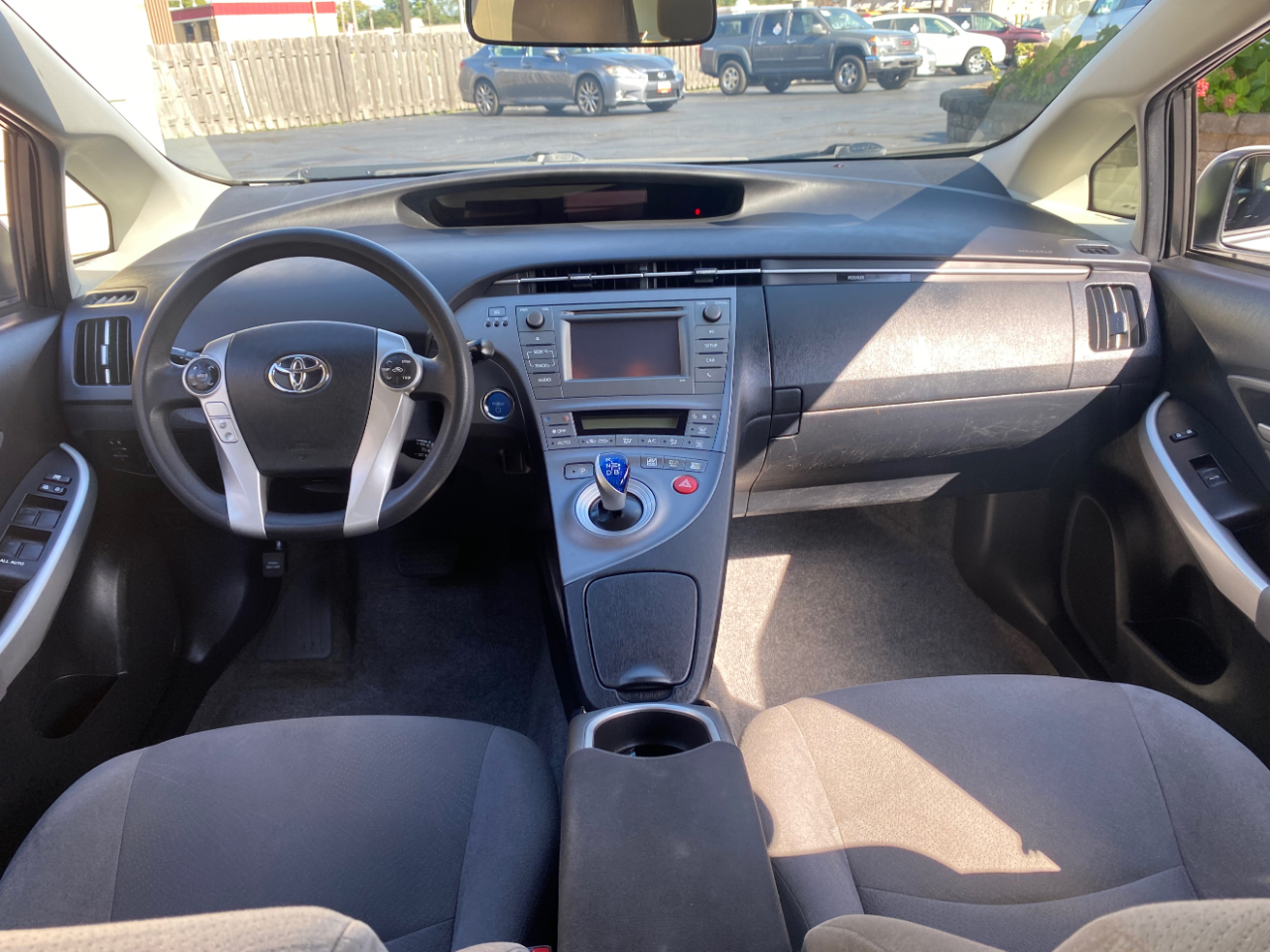 2014 Toyota Prius Two photo 4