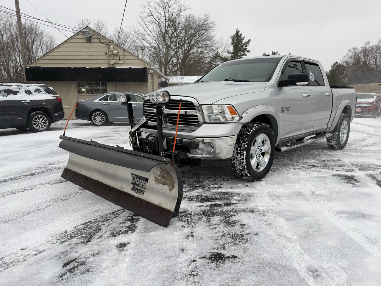 RAM 1500 Lone Star Crew Cab SB 4WD 2015