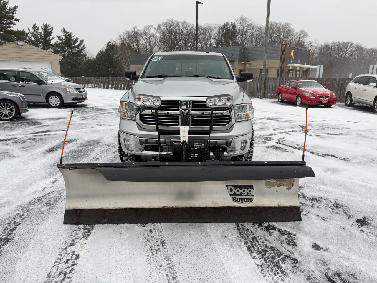 RAM 1500 Lone Star Crew Cab SB 4WD 2015
