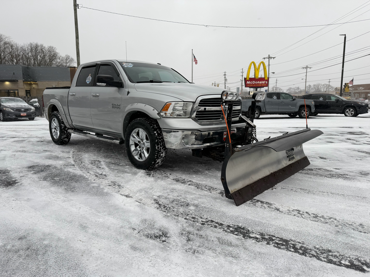 RAM 1500 Lone Star Crew Cab SB 4WD 2015