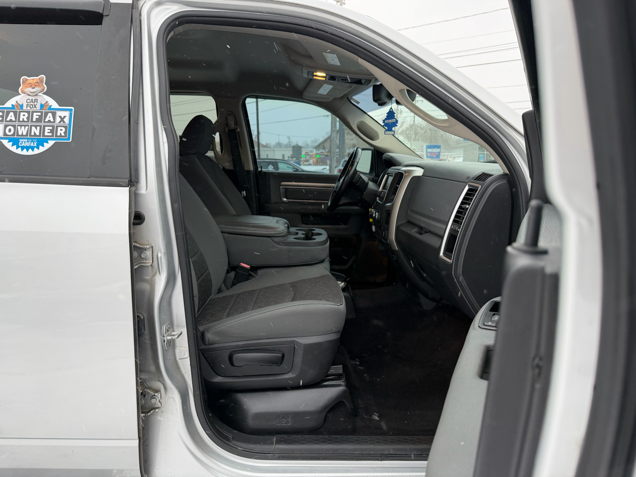 RAM 1500 Lone Star Crew Cab SB 4WD 2015