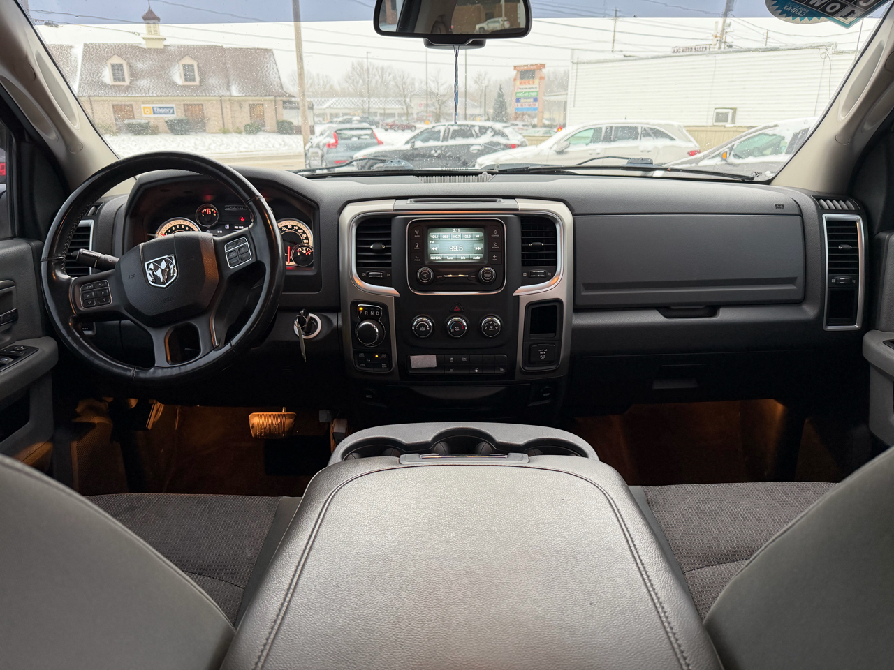 RAM 1500 Lone Star Crew Cab SB 4WD 2015