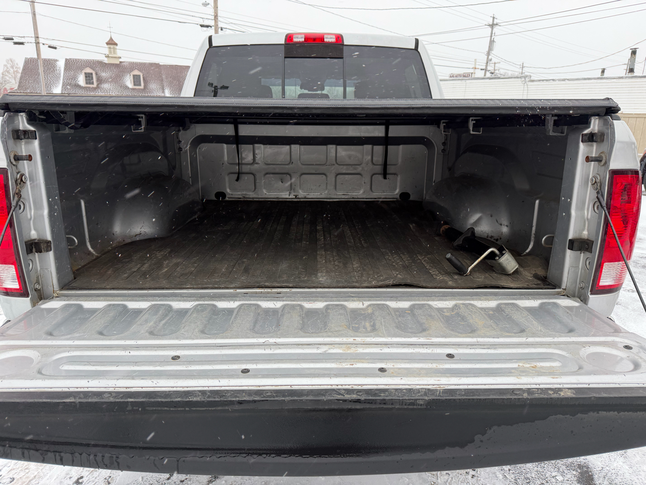 RAM 1500 Lone Star Crew Cab SB 4WD 2015