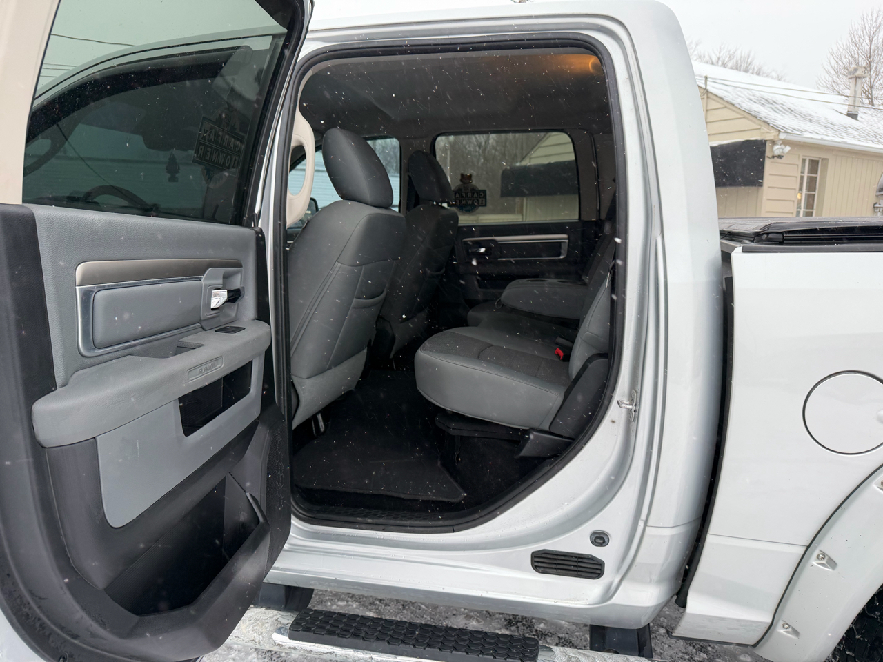 RAM 1500 Lone Star Crew Cab SB 4WD 2015
