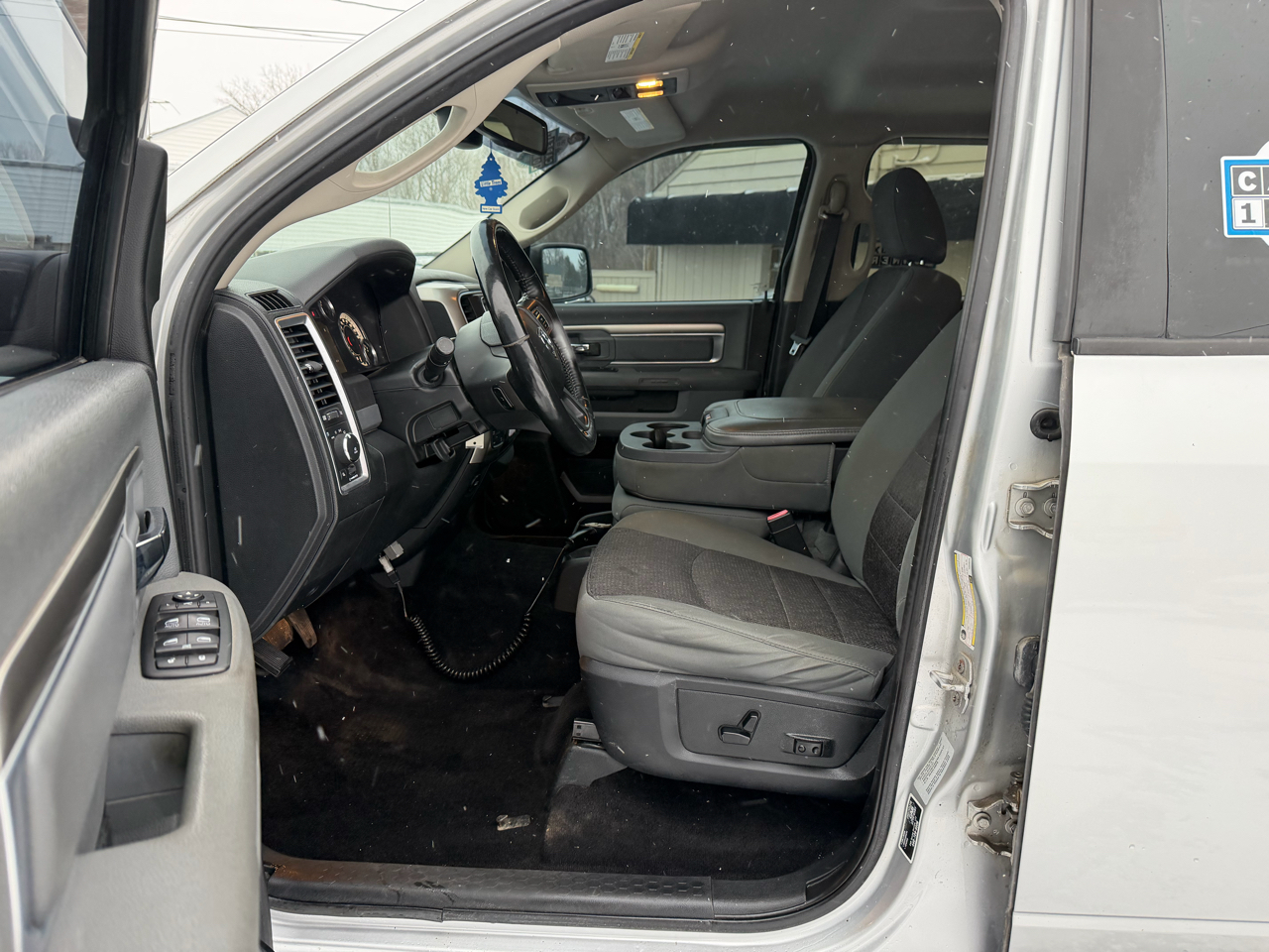 RAM 1500 Lone Star Crew Cab SB 4WD 2015