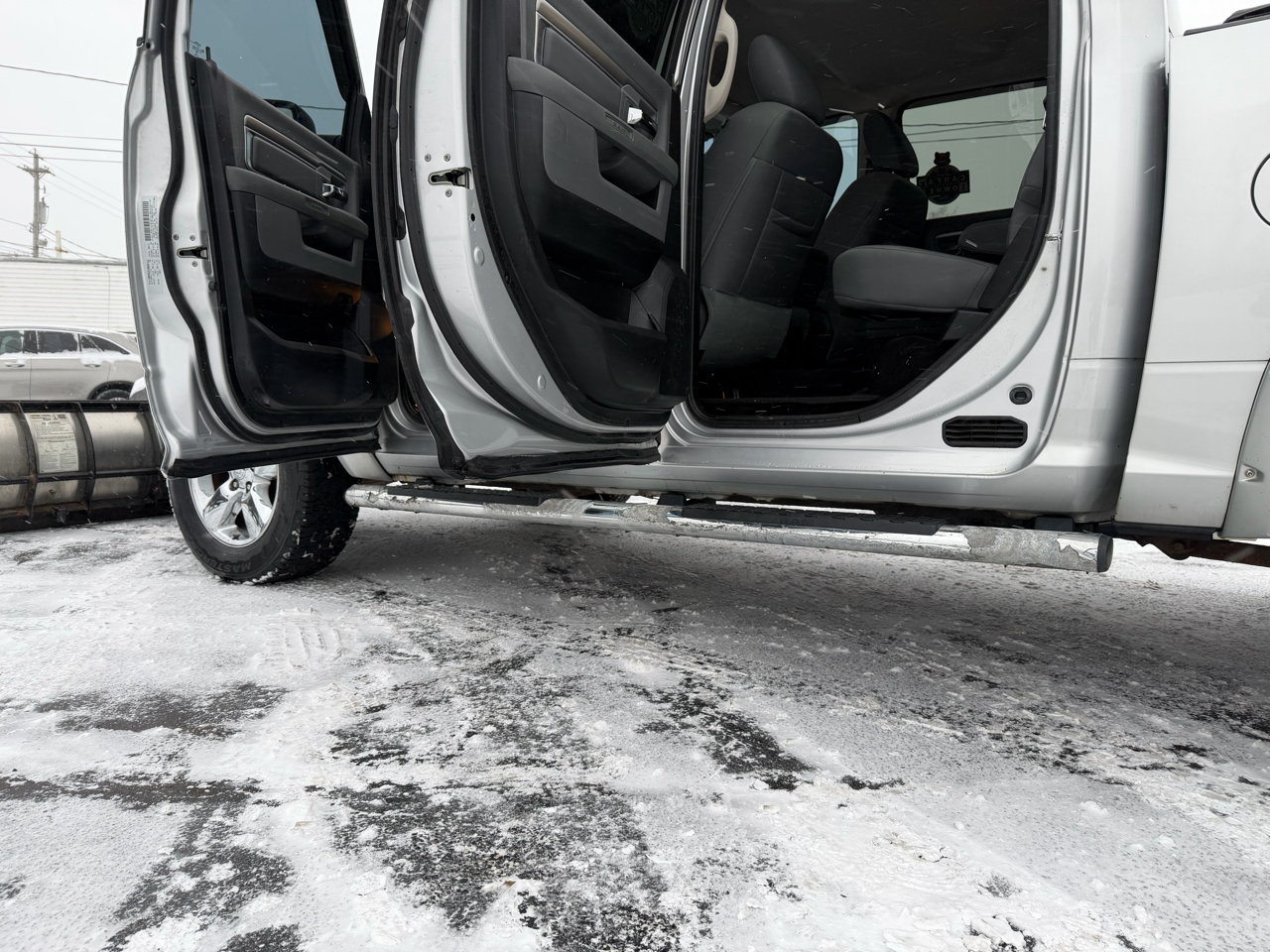 RAM 1500 Lone Star Crew Cab SB 4WD 2015