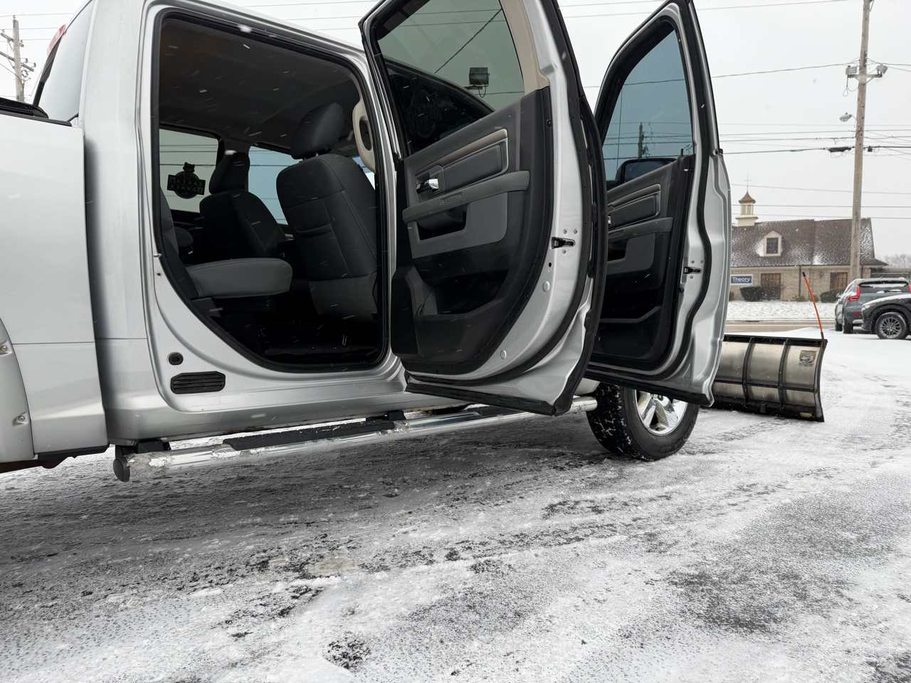 RAM 1500 Lone Star Crew Cab SB 4WD 2015