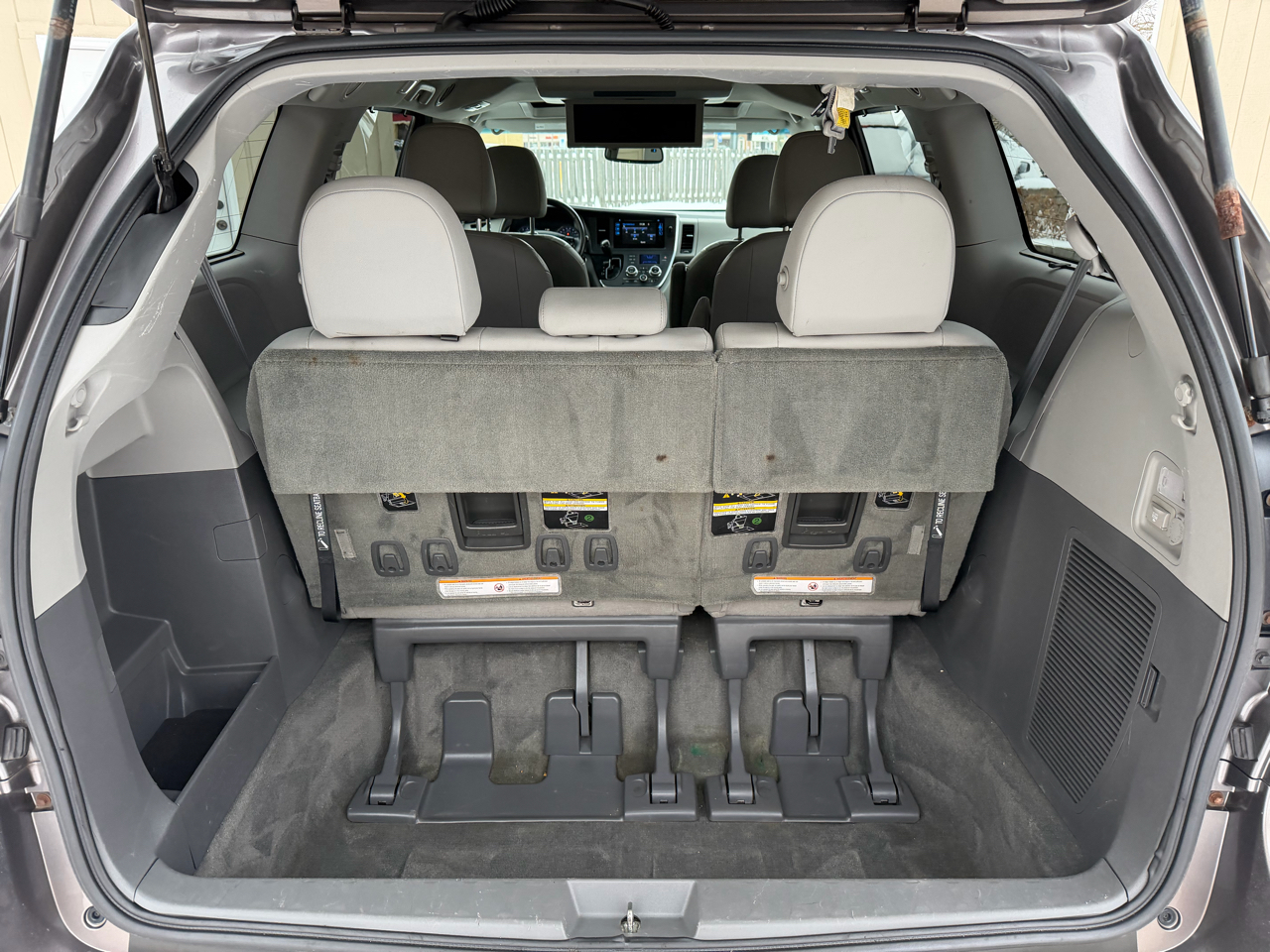 Toyota Sienna XLE Premium AWD 7-Passenger V6 2016