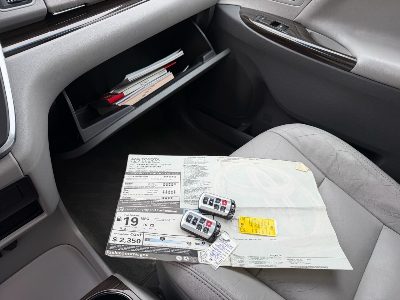 Toyota Sienna XLE Premium AWD 7-Passenger V6 2016