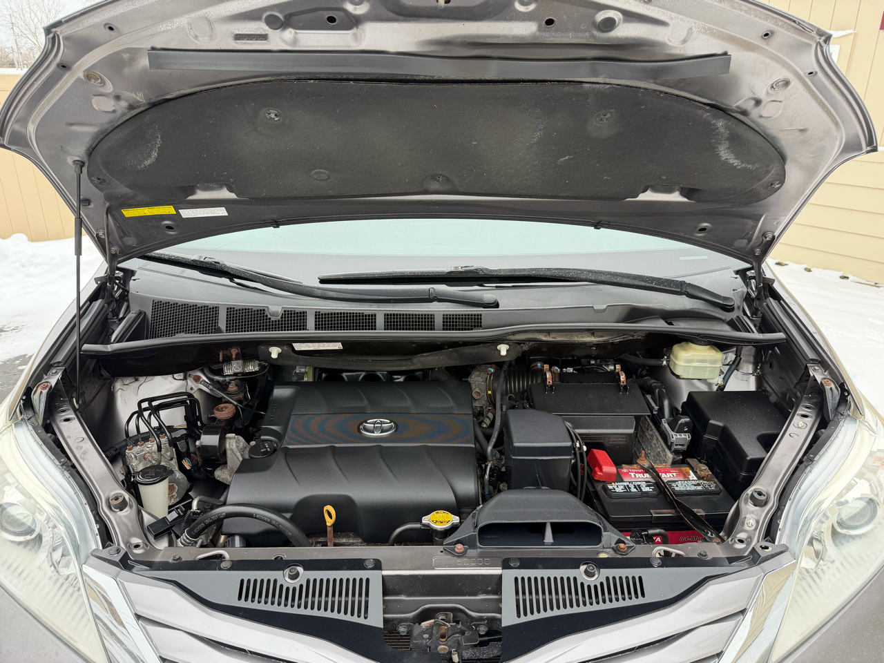 Toyota Sienna XLE Premium AWD 7-Passenger V6 2016