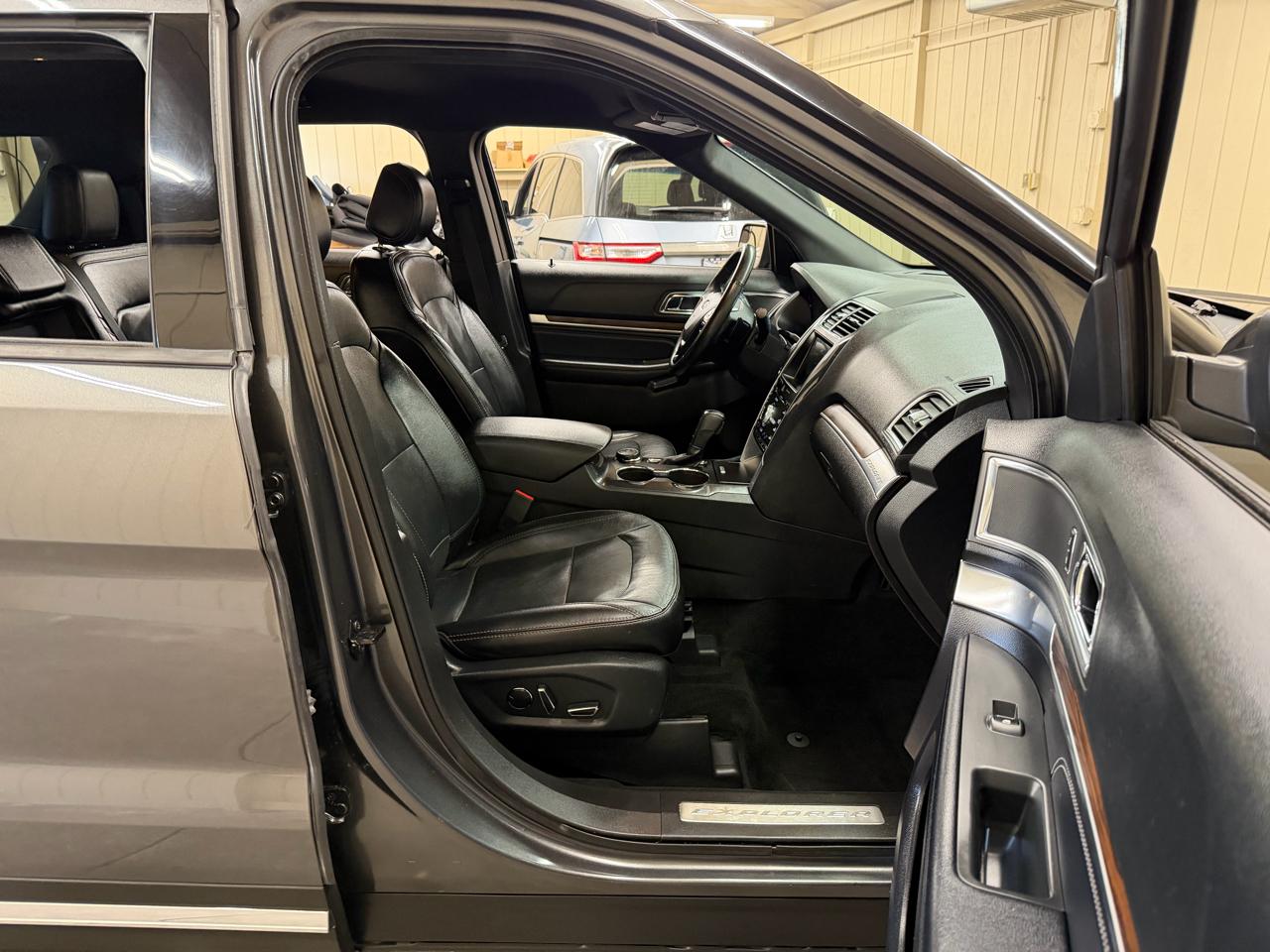 Ford Explorer Limited 4WD 2017