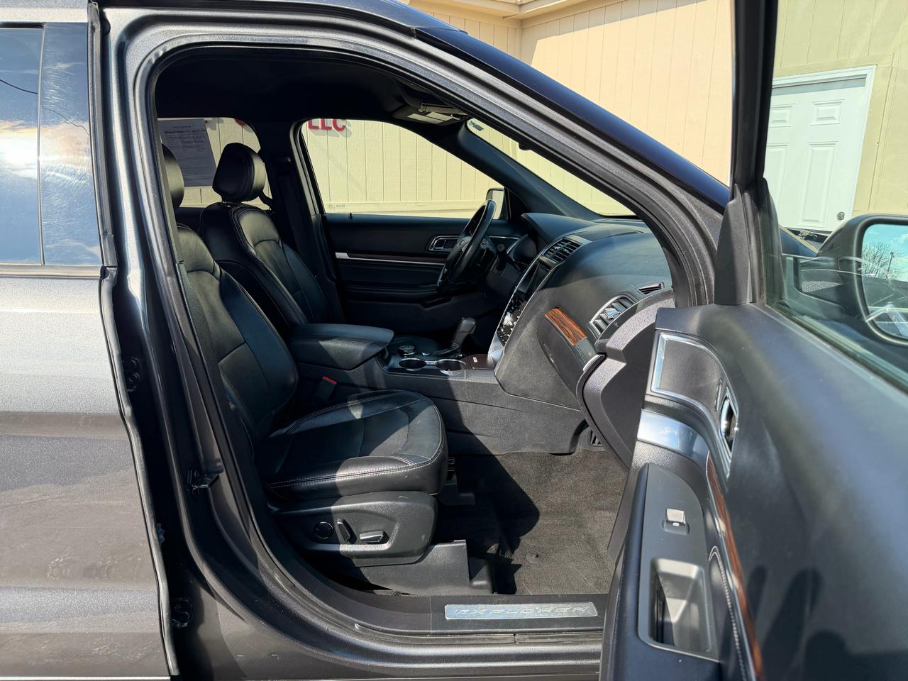 Ford Explorer Limited 4WD 2017