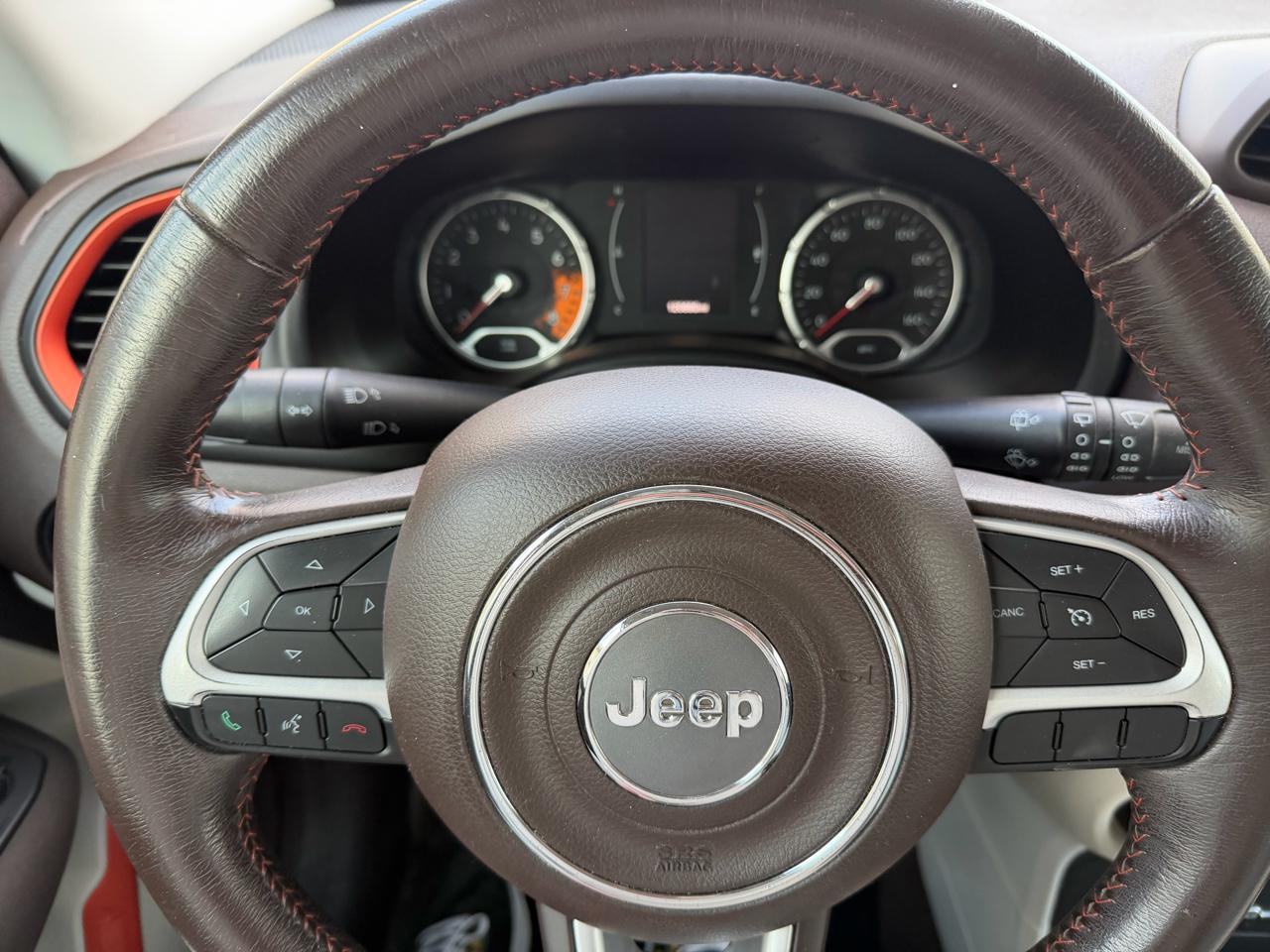 Jeep Renegade Latitude 4D SUV FWD 2015