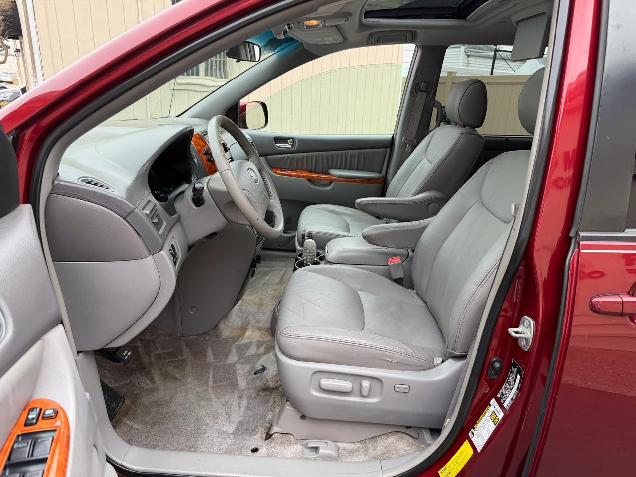 Toyota Sienna XLE Limited FWD 2008