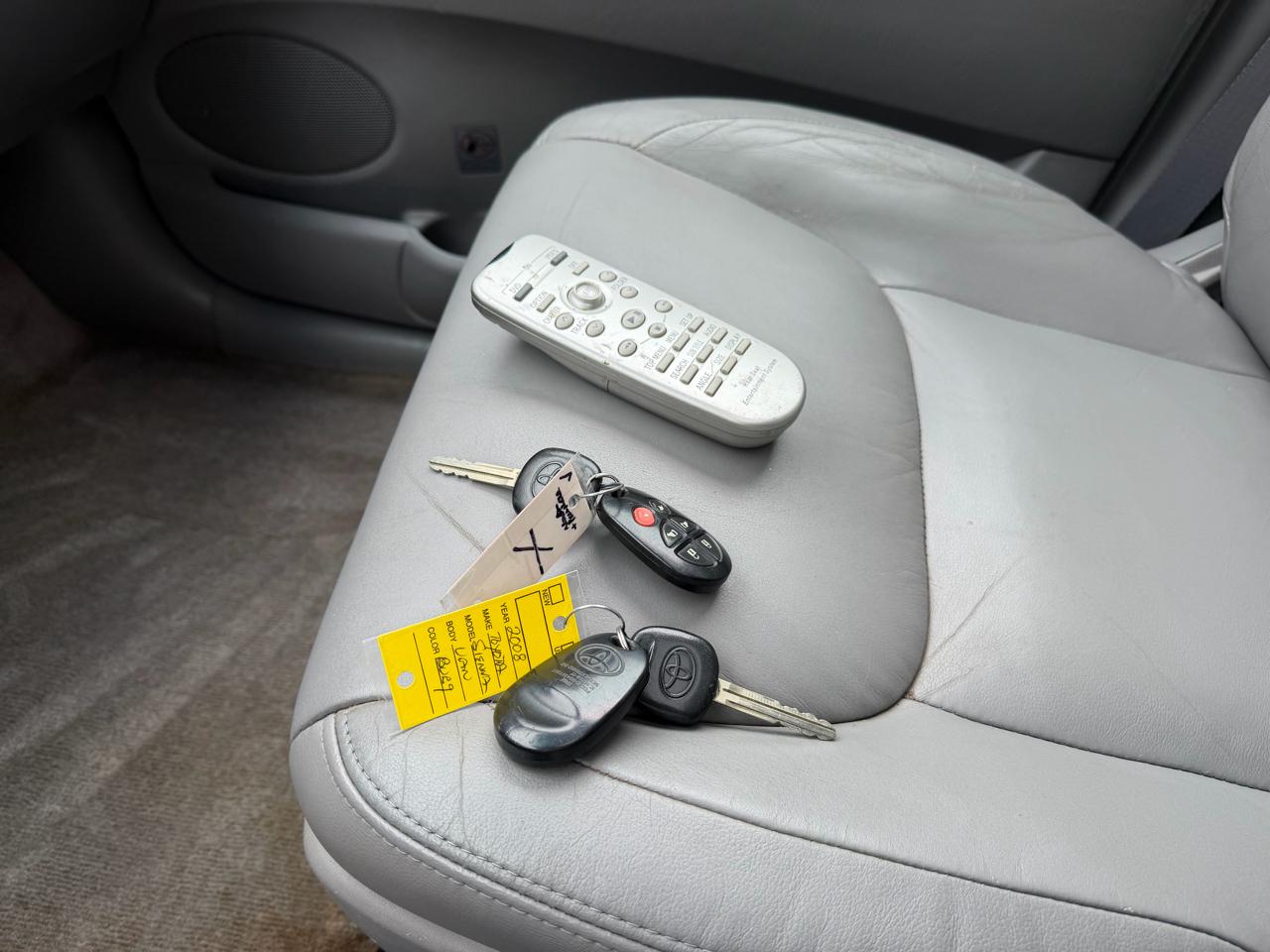 Toyota Sienna XLE Limited FWD 2008