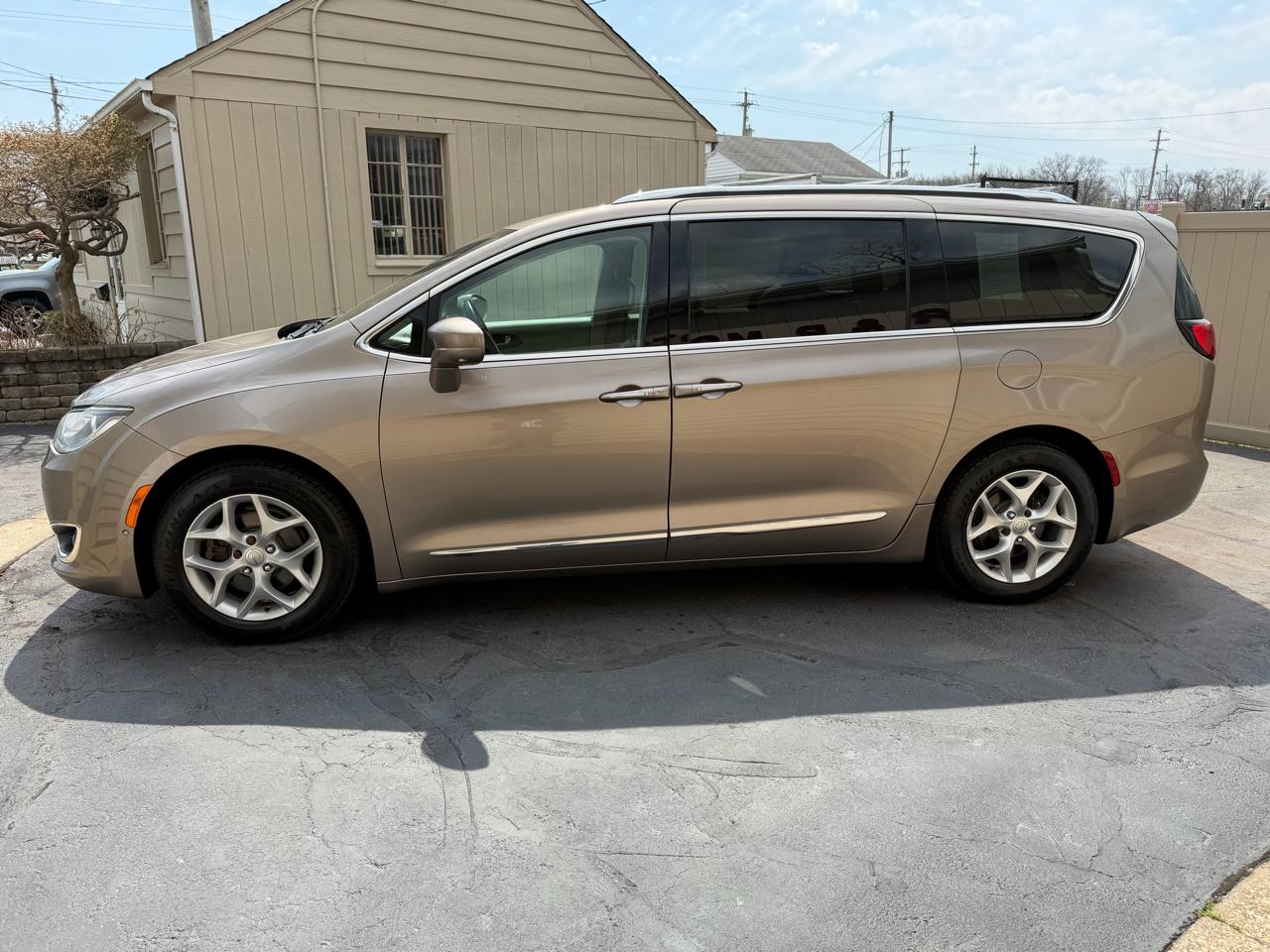 Chrysler Pacifica Touring-L Plus 2017